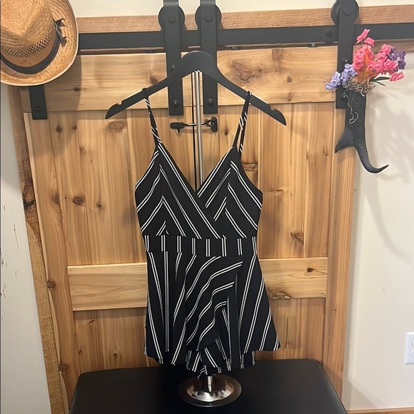 Black and White Chevron Romper - Picture 1 of 6